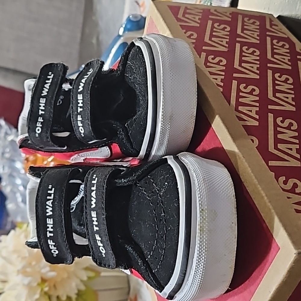 Sk8 Mid Reissue vans logo pop size 12 kids gently worn sneaker